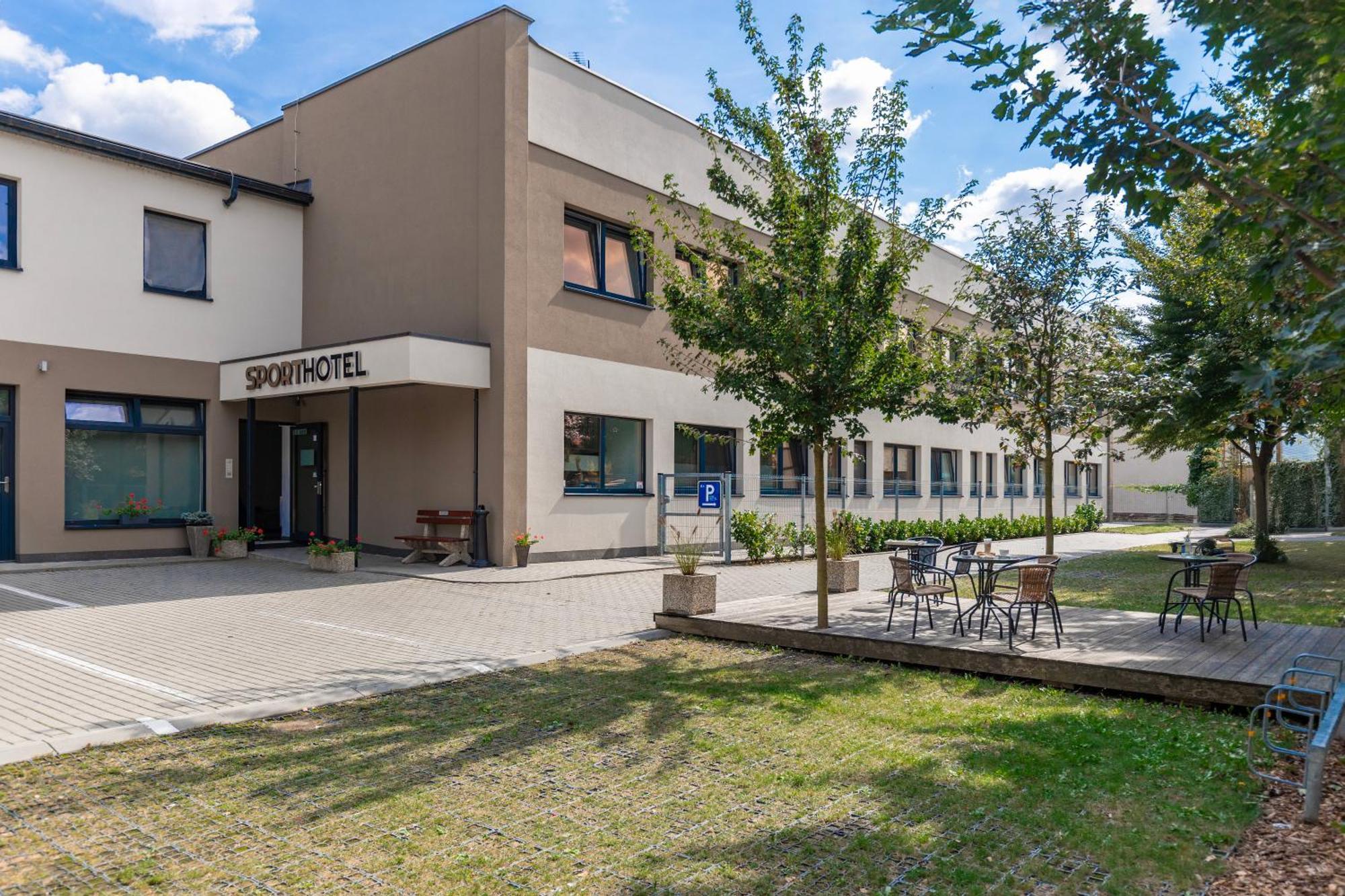 Sport Hotel Centrum Valašské Meziříčí Exteriör bild
