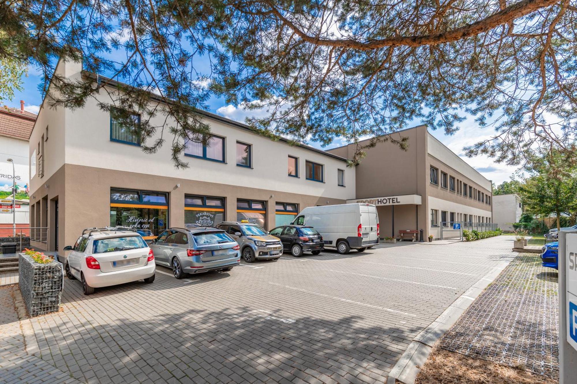 Sport Hotel Centrum Valašské Meziříčí Exteriör bild